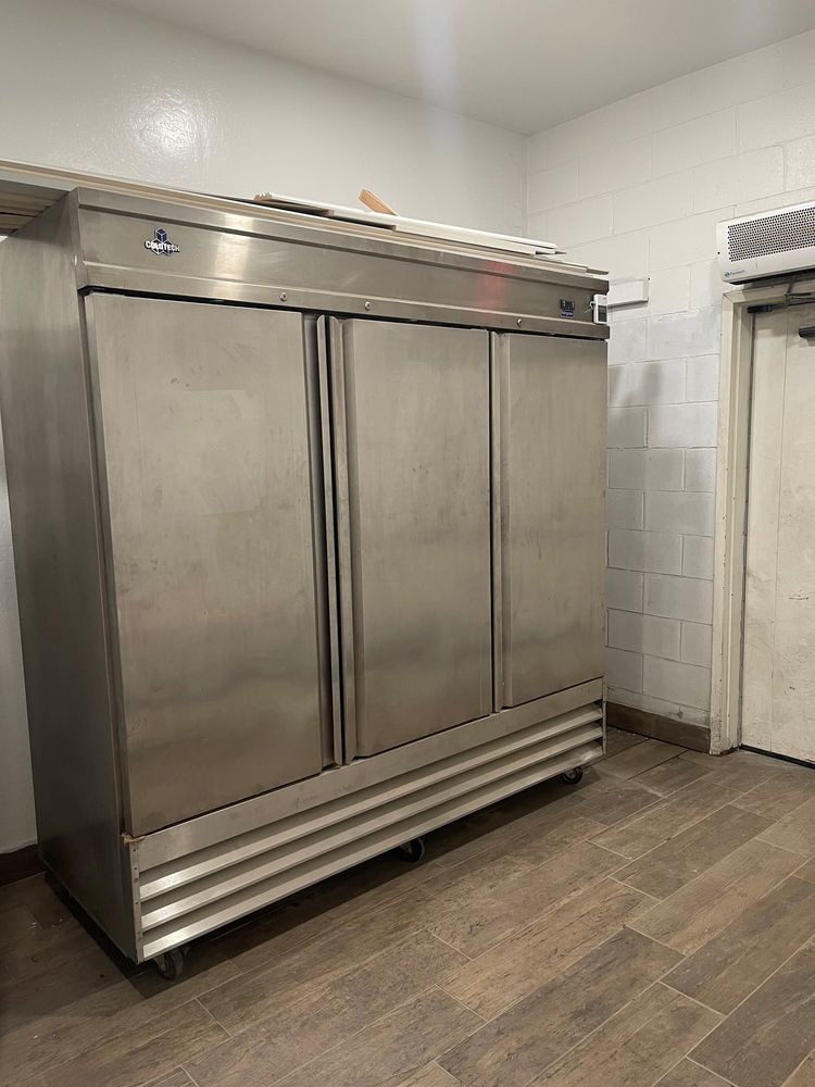 Turn Key Bar & Apartment in Riverdale, CA: 5020 19 1/2 Ave, Riverdale, CA 93656